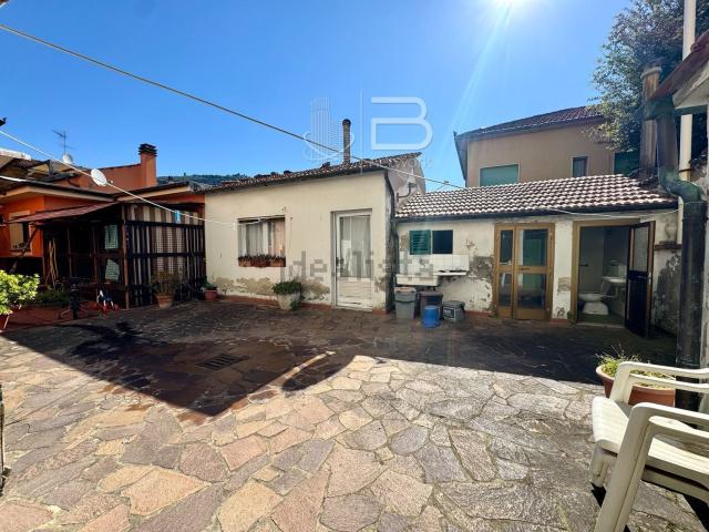 Villetta a schiera in vendita di 300 m² in Via Cesare Battisti