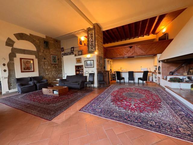 Villetta a schiera in vendita di 300 m² in Via Senese