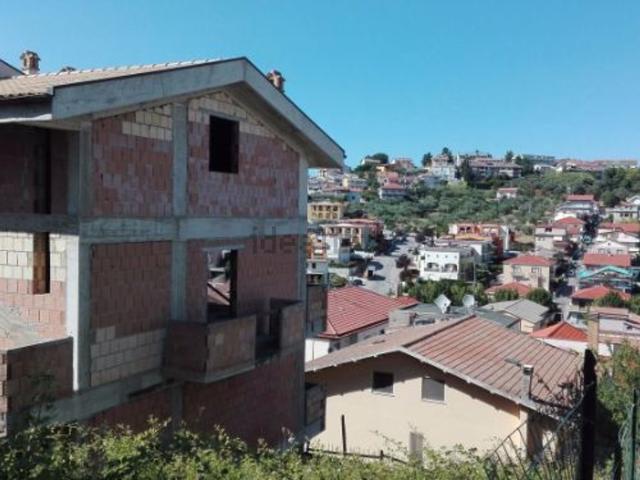 Villetta a schiera in vendita di 300 m² in Via D&apos Innocente, 16