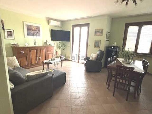 Villetta a schiera in vendita di 300 m² in Via Fratelli Cervi