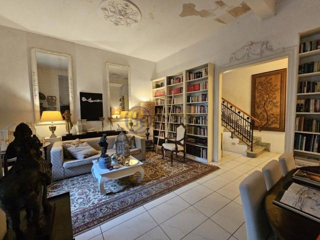Villetta a schiera in vendita di 300 m² in Via Machiavelli