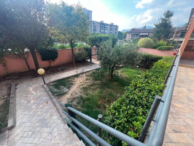 Villetta a schiera in vendita di 300 m² in Via Marzabotto