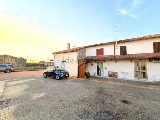 Villetta a schiera in vendita di 300 m² in Via Stradanuova, 27