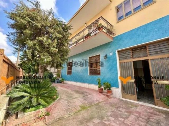 Villetta a schiera in vendita di 300 m² in Via Rudiae, 18