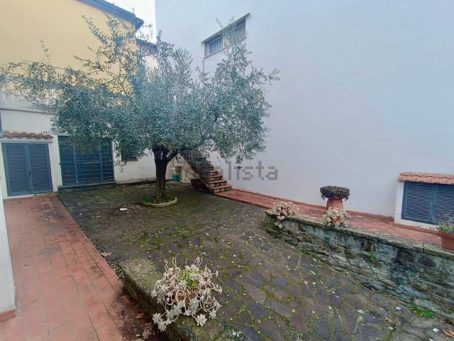 Villetta a schiera in vendita di 300 m² in Via Vittorio Veneto