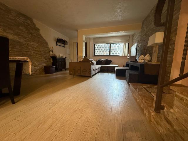 Villetta a schiera in vendita di 300 m² in Via XXI Aprile, 4