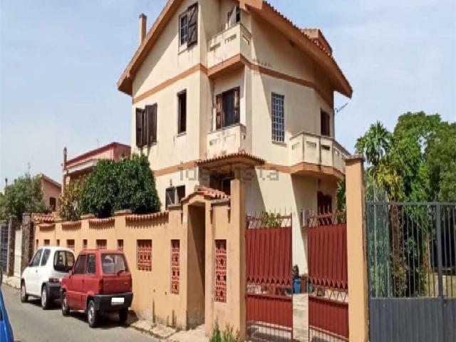 Villetta a schiera in vendita di 300 m² in Strada 1, 39