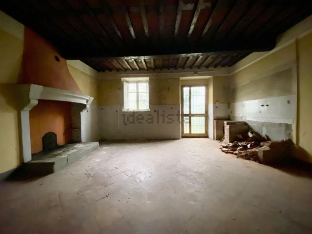 Villetta a schiera in vendita di 301 m² in Via per Marlia, 441