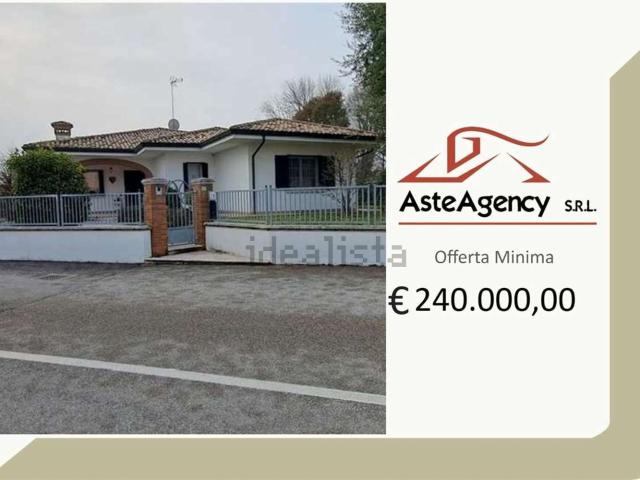 Villetta a schiera in vendita di 302 m² in Via Monte Cavallo, 11