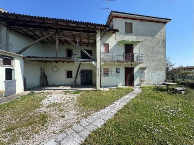 Villetta a schiera in vendita di 305 m² in Via Castello, 8