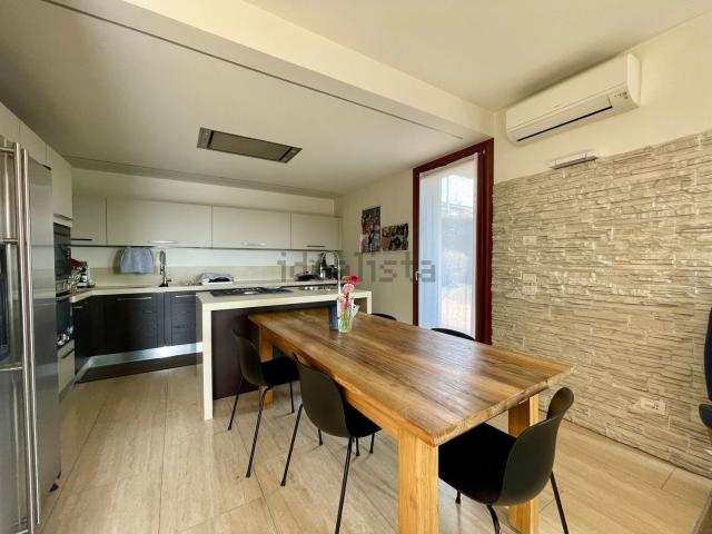 Villetta a schiera in vendita di 307 m²