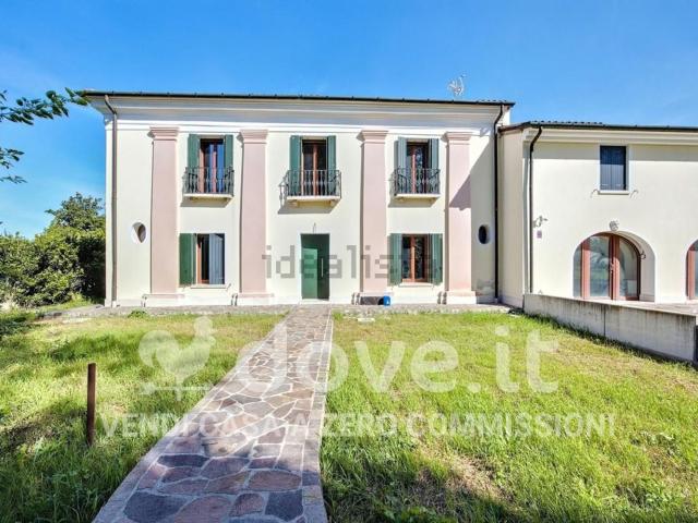 Villetta a schiera in vendita di 310 m² in Via Ca&apos  Sagredo, 32