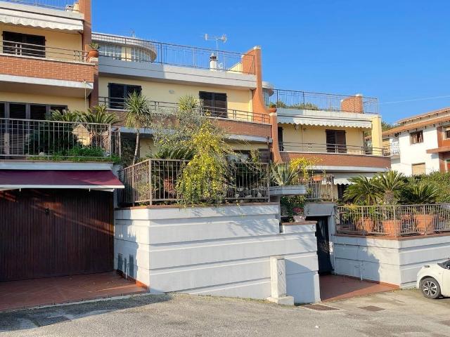 Villetta a schiera in vendita di 310 m² in Via Augusto Murri, 45