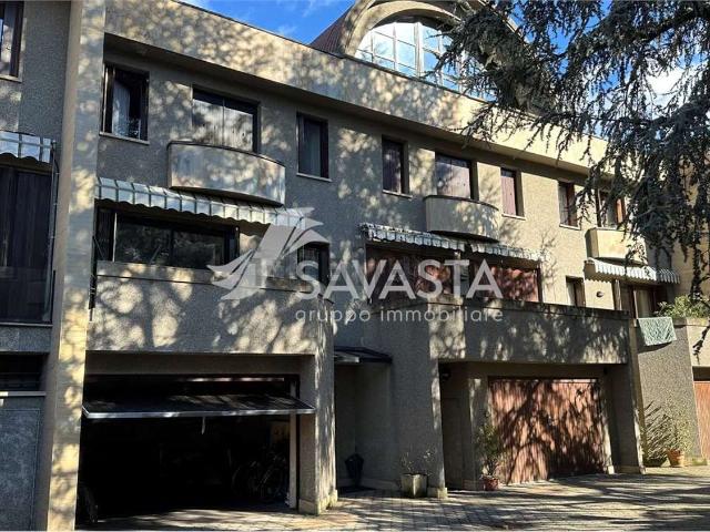 Villetta a schiera in vendita di 311 m² in Corso Torino, 43