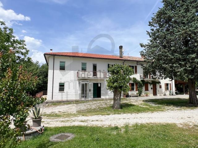 Villetta a schiera in vendita di 312 m² in Via Giogano, 46