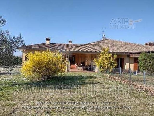 Villetta a schiera in vendita di 313 m² in Via Michelona, 220