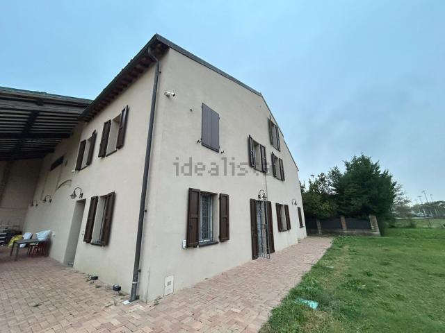 Villetta a schiera in vendita di 315 m² in Via Paradigna, 40