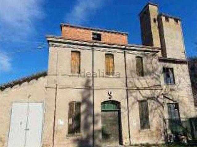 Villetta a schiera in vendita di 315 m² in Contrada Olmo Torto, 180