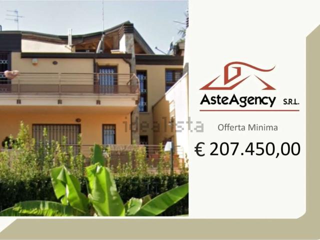 Villetta a schiera in vendita di 319 m² in Via Aspromonte
