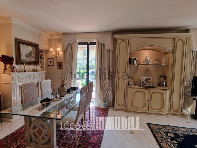 Villetta a schiera in vendita di 319 m² in Via Attilio Ragionieri
