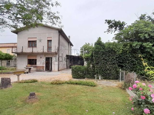 Villetta a schiera in vendita di 320 m² in Via Gomiero, 10
