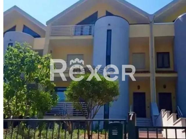 Villetta a schiera in vendita di 320 m² in Via Giacomo Leopardi