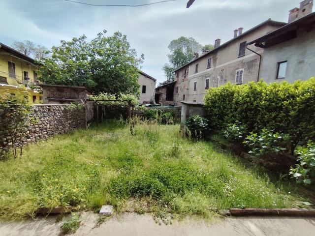 Villetta a schiera in vendita di 320 m² in Via Principale, 12
