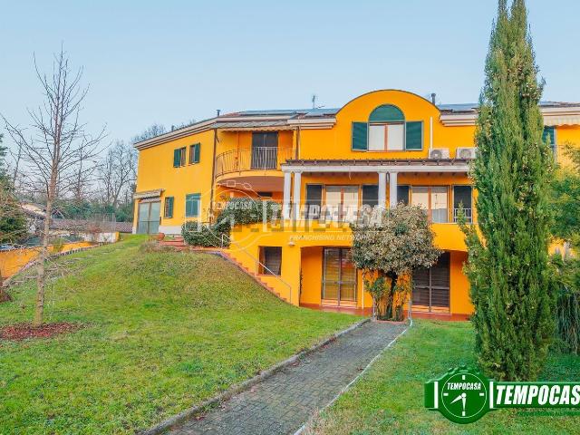 Villetta a schiera in vendita di 320 m² in Via Riviera