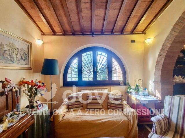 Villetta a schiera in vendita di 320 m² in Via Tegoleto, 8