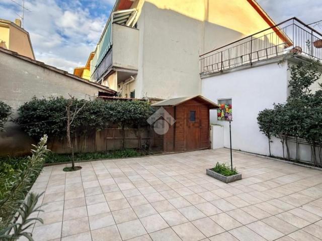Villetta a schiera in vendita di 322 m² in Via Pistoiese, 700