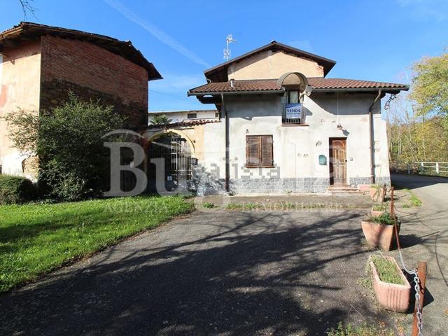 Villetta a schiera in vendita di 323 m² in Via Don Vaudano, 1