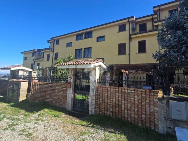 Villetta a schiera in vendita di 324 m² in Via G. Malagodi