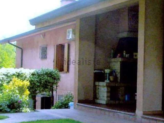 Villetta a schiera in vendita di 324 m² in Via della Luma, 3