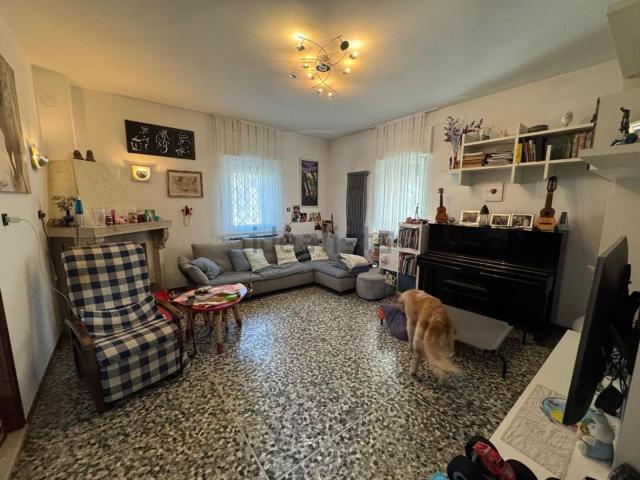 Villetta a schiera in vendita di 330 m² in Via delle Rose