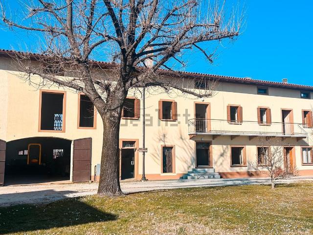 Villetta a schiera in vendita di 330 m² in Via Moretti, 18