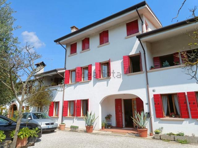 Villetta a schiera in vendita di 330 m² in Via Serenissima