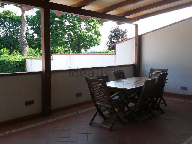 Villetta a schiera in vendita di 330 m² in Via Porta a Mare, 2