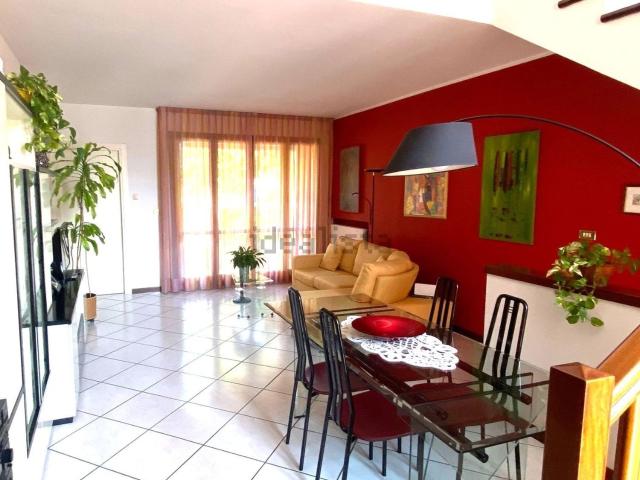 Villetta a schiera in vendita di 332 m² in Via Caravaggio