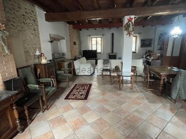 Villetta a schiera in vendita di 334 m² in Via Cisterna