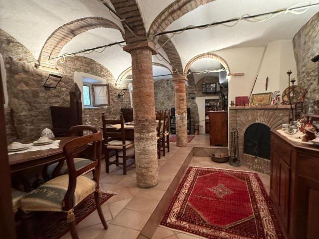 Villetta a schiera in vendita di 336 m² in Via Cappella