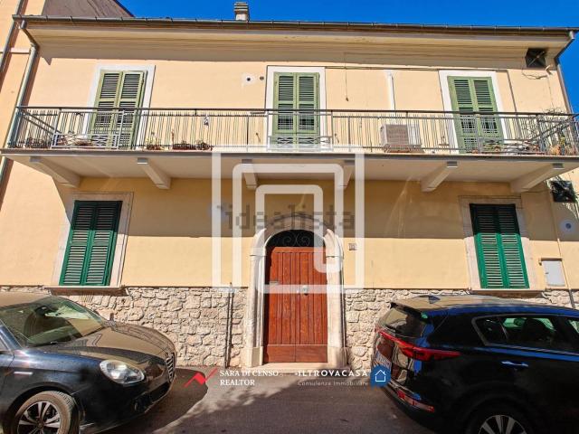 Villetta a schiera in vendita di 340 m² in Via Camillo Benso Conte di Cavour, 16
