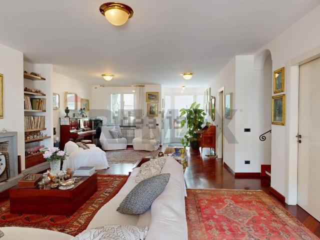 Villetta a schiera in vendita di 340 m² in Via Cupa d&apos Ercole, 10