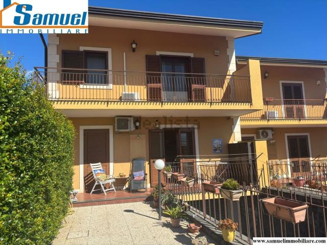 Villetta a schiera in vendita di 340 m² in Via Giuseppe Ungaretti