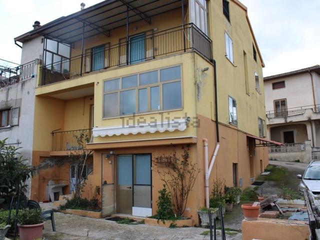 Villetta a schiera in vendita di 340 m² in Via del Colle