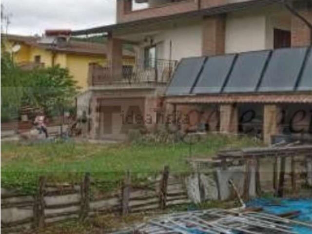Villetta a schiera in vendita di 342 m² in Via Traversa, 1