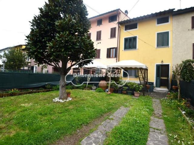 Villetta a schiera in vendita di 350 m² in Via Chiesa XVIII, 24