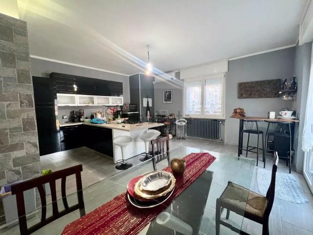 Villetta a schiera in vendita di 350 m² in Via Giovanni Amendola, 340