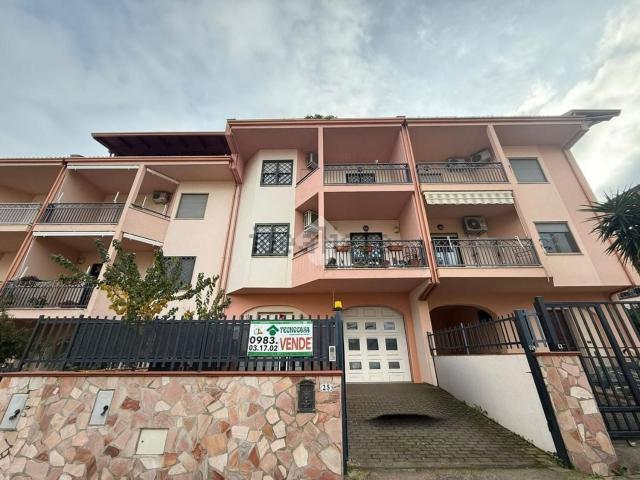 Villetta a schiera in vendita di 350 m² in Via M. Gandhi