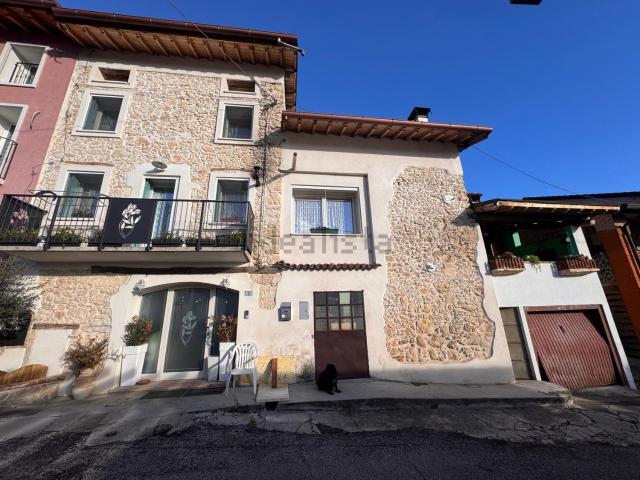 Villetta a schiera in vendita di 350 m² in Via Maso
