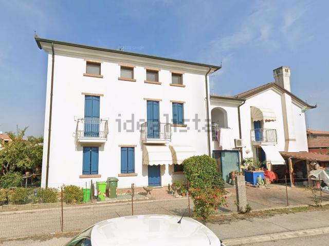 Villetta a schiera in vendita di 350 m² in Via po